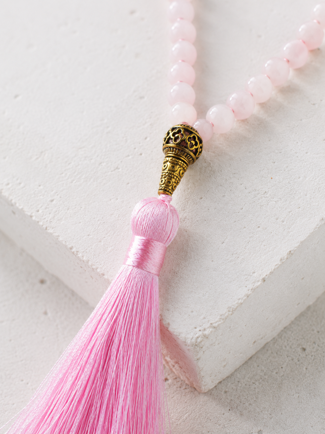 Rosenquarz Mala Kette mit Quaste – Edelstein Halskette für Yoga, Meditation & Achtsamkeit
